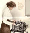 MBHT_1913_Burroughs_Duplex_adding_machine_with_woman.jpg (267488 bytes)